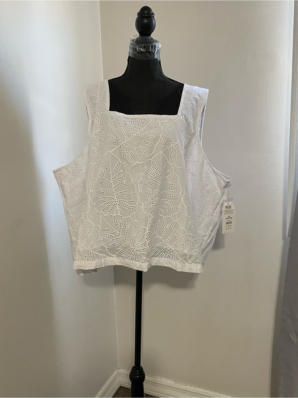 Time and Tru White Eyelet Square-Neck Camisole